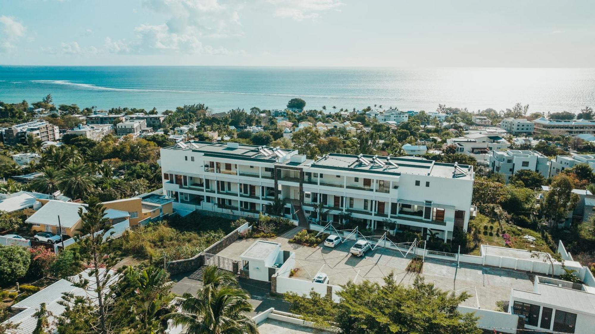 Appartement De Luxe Piscine Et Vue Mer Riviere Noire Exterior photo