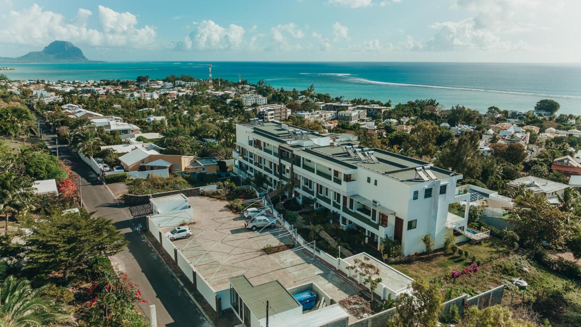 Appartement De Luxe Piscine Et Vue Mer Riviere Noire Exterior photo