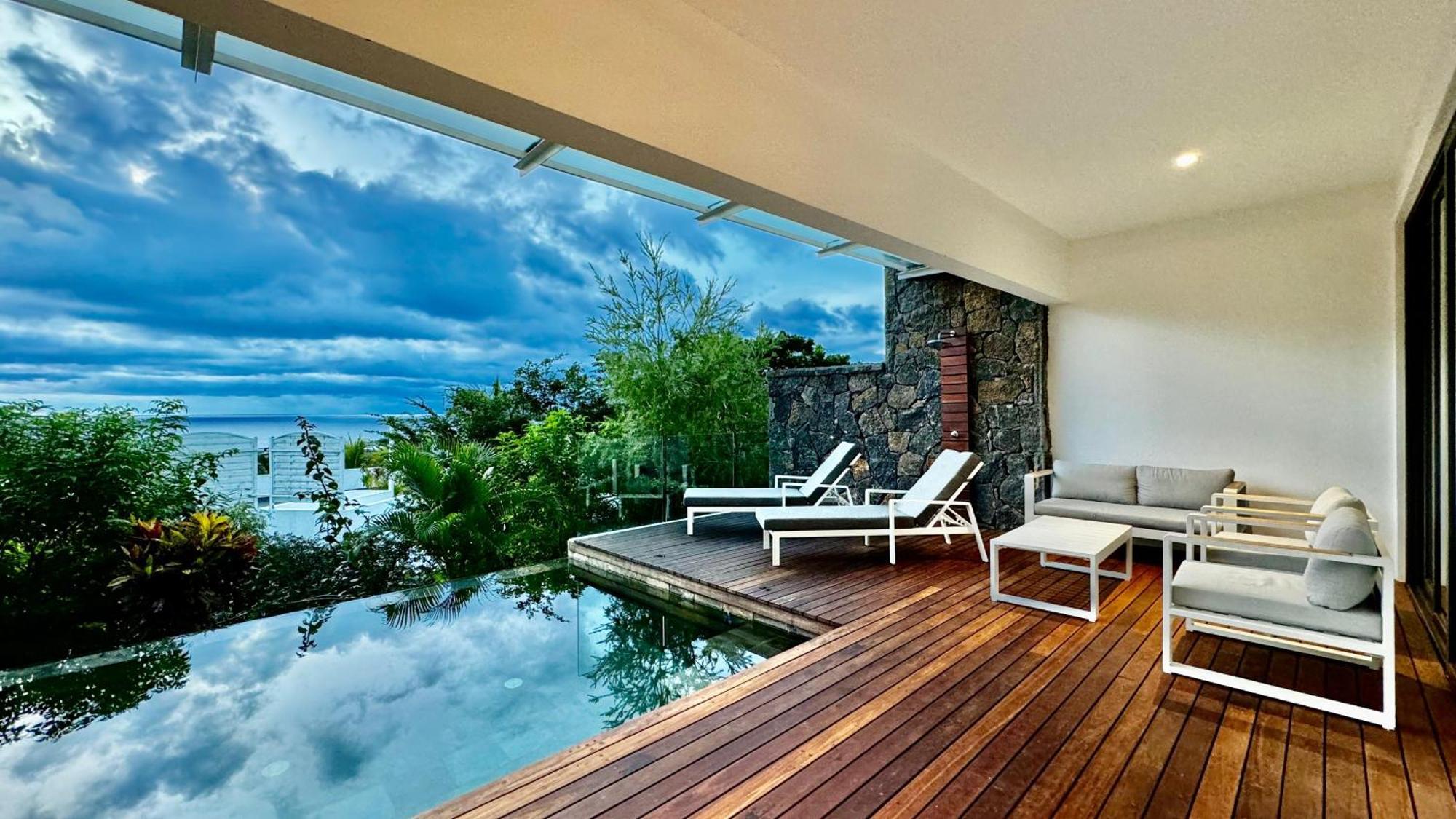 Appartement De Luxe Piscine Et Vue Mer Riviere Noire Exterior photo