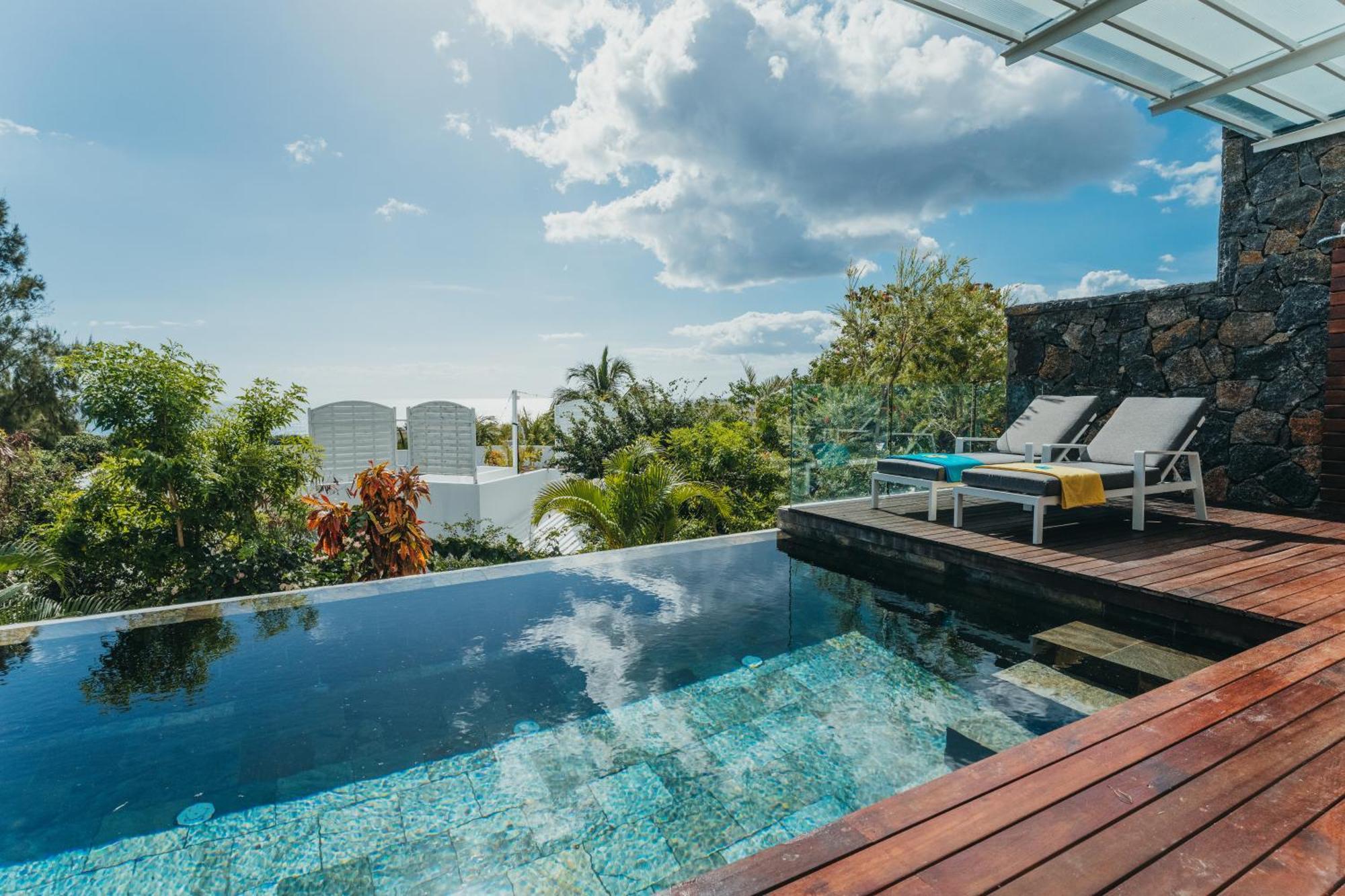 Appartement De Luxe Piscine Et Vue Mer Riviere Noire Exterior photo